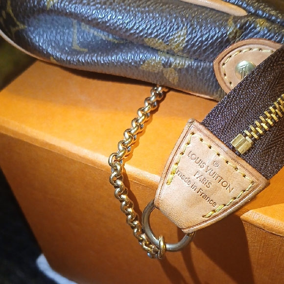 Eva - Picture 4 of 8